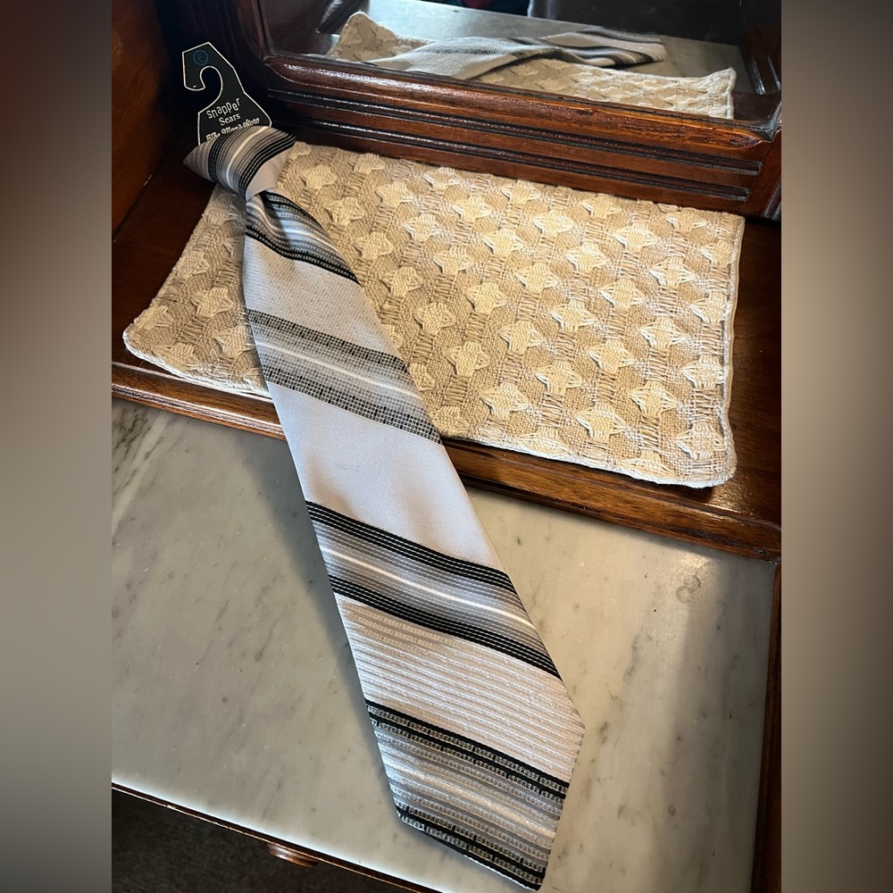 SEARS The Men's Store Vintage Snapper Neck Tie Grey Black White *NEW‎ WITH TAGS*